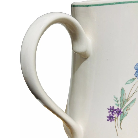 Oneida ‘Ava’ Floral Pattern China Pitcher 48oz - Picture 2 of 6